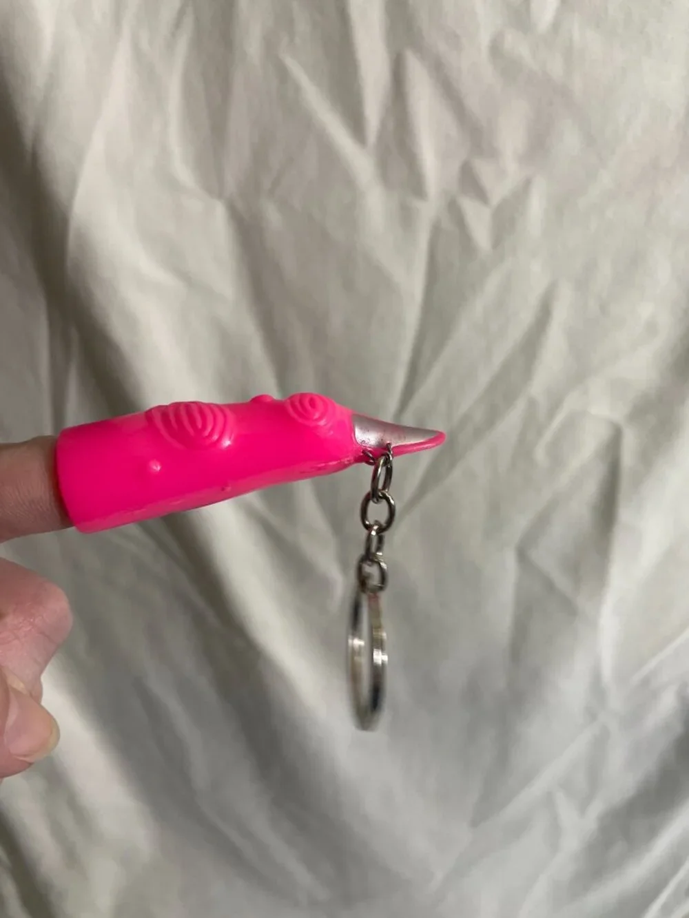 Novelty Pink Finger Nail Keychain Plastic Fake Fingernail Gag Toy Key Ring
